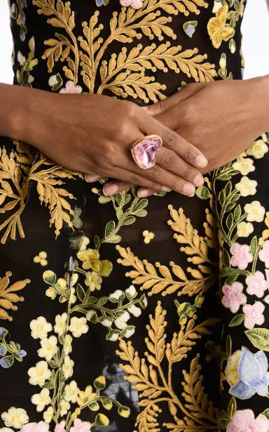 Oscar de la Renta Large Heart Ring | Thumbnail 3