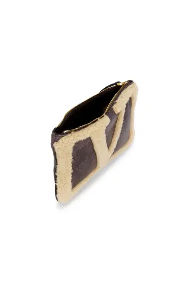 Valentino Garavani Viva Superstar Medium Flat Pouch | Thumbnail 5 Valentino Garavani Viva Superstar Medium Flat Pouch | Thumbnail 5