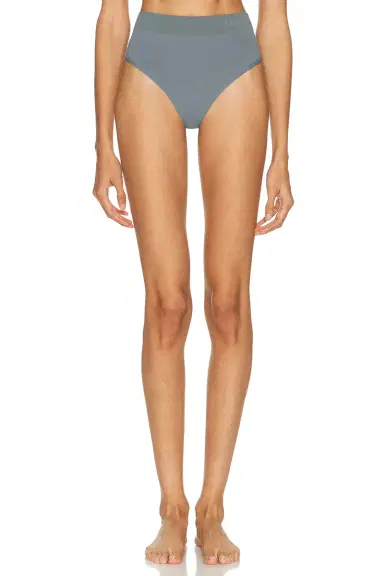 LDMA High Sculpt Seamless Thong | Thumbnail 1