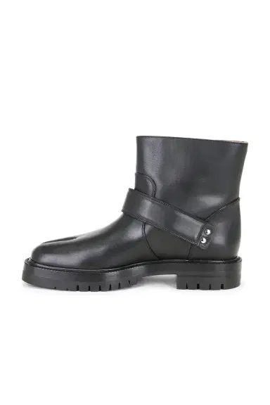 Maison Margiela Tabi County Buckle Ankle Boots | Thumbnail 5 Maison Margiela Tabi County Buckle Ankle Boots | Thumbnail 5