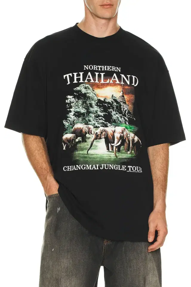 VETEMENTS Thailand Tourist T-Shirt