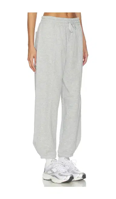 Beyond Yoga Luxefleece Barrel Sweatpant | Thumbnail 2