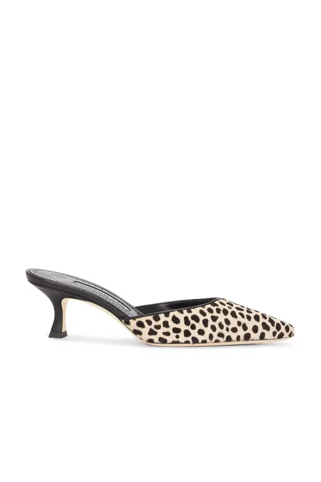 Manolo Blahnik Carolynemu 50 Pump