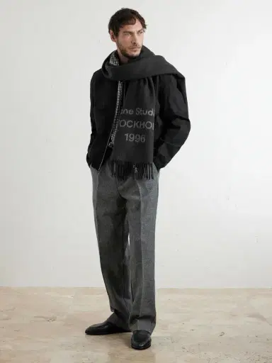Acne Studios Venus 1996 Logo-Jacquard Fringed Wool Scarf - Men | Thumbnail 2