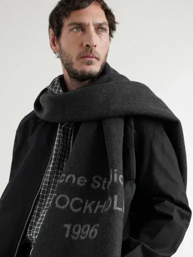 Acne Studios Venus 1996 Logo-Jacquard Fringed Wool Scarf - Men | Thumbnail 3