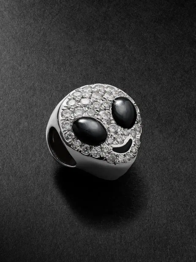Greg Yuna Alien 14-Karat White Gold Diamond Pendant - Men