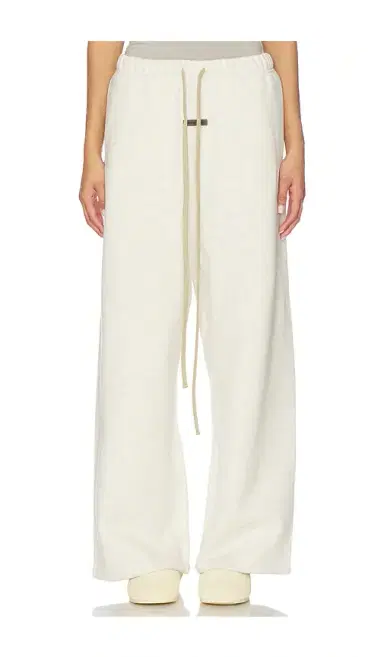 Fear of God Essentials Lounge Sweatpant | Thumbnail 1 Fear of God Essentials Lounge Sweatpant | Thumbnail 1