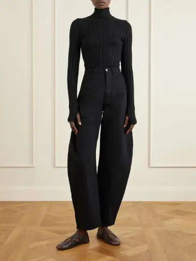 Alaïa Criss Cross Leather Ballet Flats | Thumbnail 4