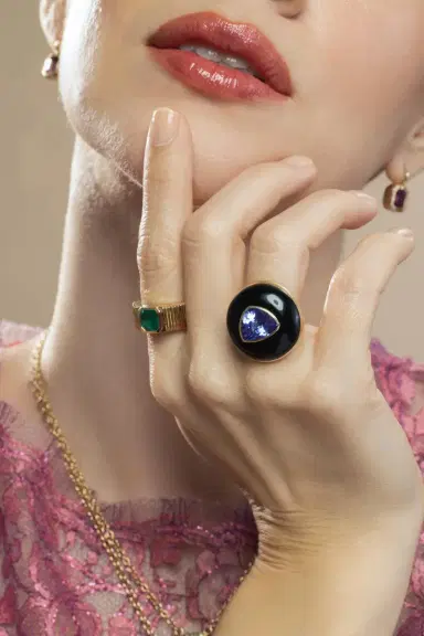 Retrouvaí Emerald Pleated Band Ring | Thumbnail 3