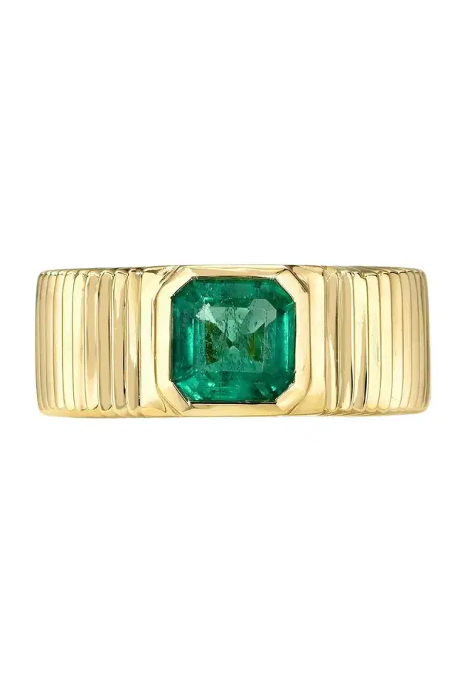 RETROUVAI Emerald Pleated Band Ring