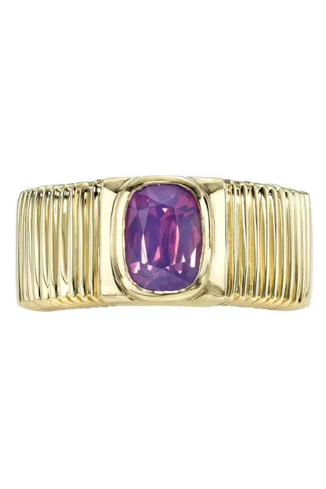 RETROUVAI Milky Fuchsia Sapphire Pleated Band Ring