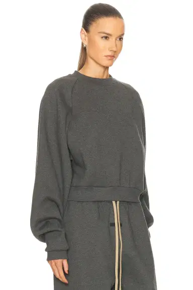Fear of God Essentials 90's Raglan Sweatshirt | Thumbnail 2 Fear of God Essentials 90's Raglan Sweatshirt | Thumbnail 2
