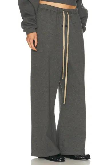 Fear of God Essentials Lounge Sweatpant | Thumbnail 2 Fear of God Essentials Lounge Sweatpant | Thumbnail 2