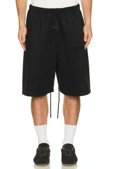 Fear of God ESSENTIALS Relaxed Short | Thumbnail 3