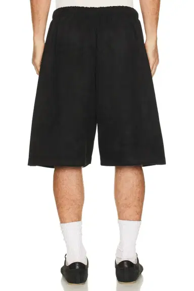 Fear of God ESSENTIALS Relaxed Short | Thumbnail 4