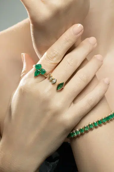 SHAY JEWELRY Diamond Emerald Cluster Band Ring | Thumbnail 2