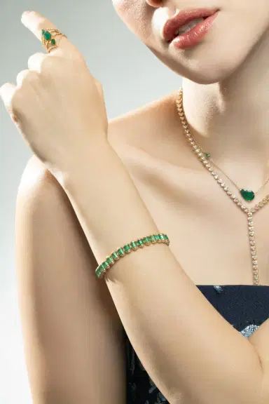 SHAY JEWELRY Diamond Emerald Medium Ripple Bracelet | Thumbnail 4