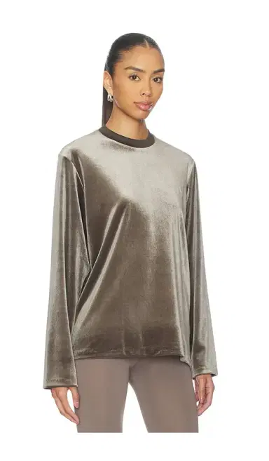 Fear of God Essentials Classic Long Sleeve Tee | Thumbnail 2 Fear of God Essentials Classic Long Sleeve Tee | Thumbnail 2