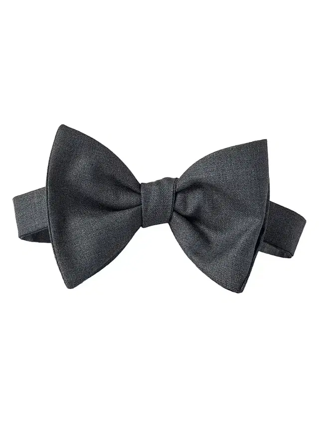 Brunello Cucinelli Men's Virgin Wool and Silk Twill Bow Tie