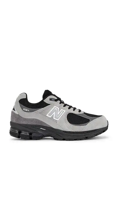 2002R Sneaker
