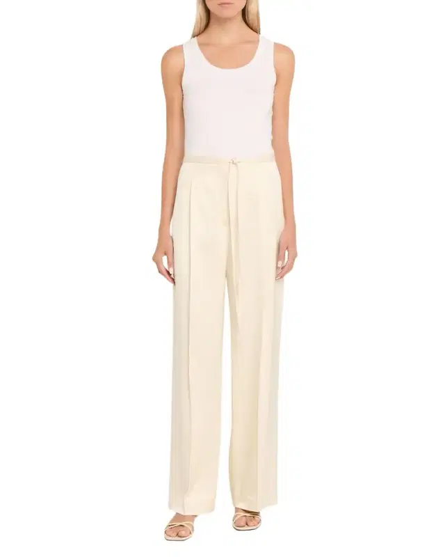 Soft Touch Flat-Edge Scoop-Neck Tank