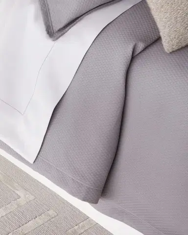 Sferra Perrio Matelasse Full/Queen Coverlet | Thumbnail 1
