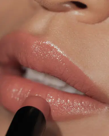 Victoria Beckham Posh Lipstick | Thumbnail 2