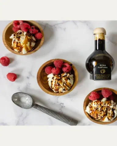Bona Furtuna 25-Year Aged Tradizionale DOP Balsamic Vinegar | Thumbnail 3 Bona Furtuna 25-Year Aged Tradizionale DOP Balsamic Vinegar | Thumbnail 3