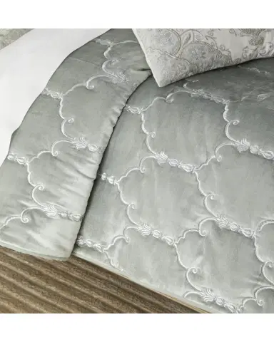 Callisto Home Montfort Metal Quilt | Thumbnail 2
