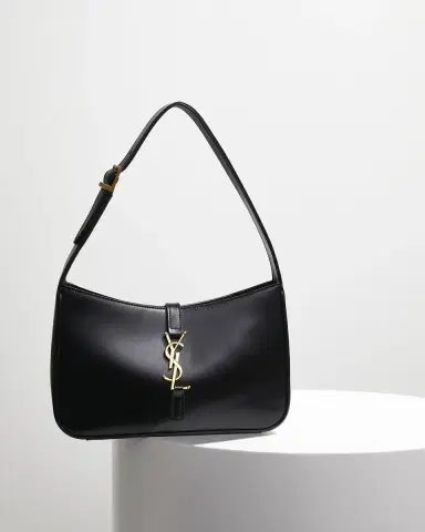 Saint Laurent Le 5 A 7 Shoulder Bag in Smooth Leather | Thumbnail 4