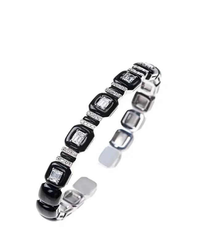 Oui 18k White Gold Black Enamel & Diamond Bangle