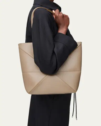 Loewe Puzzle Fold Medium Tote Bag in Shiny Leather | Thumbnail 6