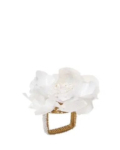 Kim Seybert Gardenia Napkin Ring in White | Thumbnail 1
