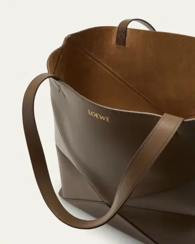 Loewe Puzzle Fold Large Tote Bag in Shiny Leather | Thumbnail 4