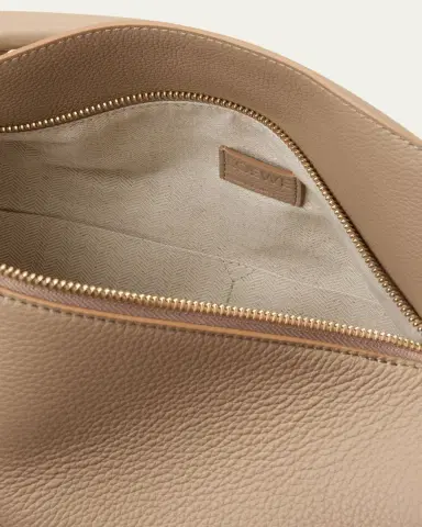 Loewe Puzzle Edge Medium Top-Handle Bag in Soft Grained Leather | Thumbnail 4 Loewe Puzzle Edge Medium Top-Handle Bag in Soft Grained Leather | Thumbnail 4