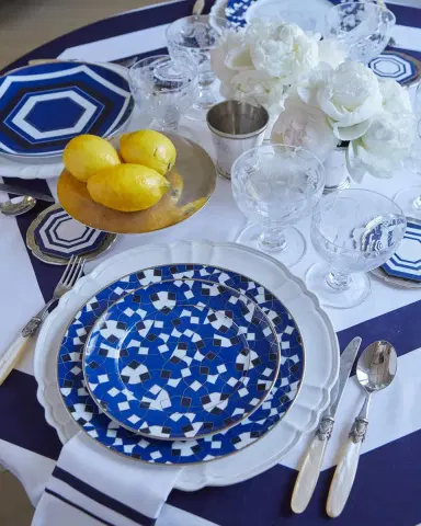 The Lino Night Dessert Plates, Set of 4 | Thumbnail 3