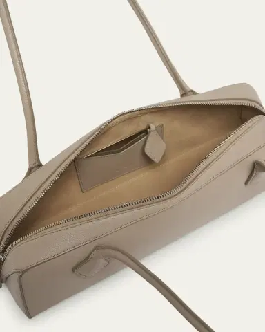Alaïa Le Teckel Medium Shoulder Bag in Goatskin | Thumbnail 24