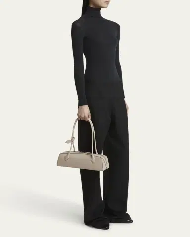 Alaïa Le Teckel Medium Shoulder Bag in Goatskin | Thumbnail 25