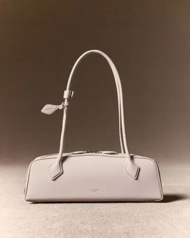 Alaïa Le Teckel Medium Shoulder Bag in Goatskin | Thumbnail 4