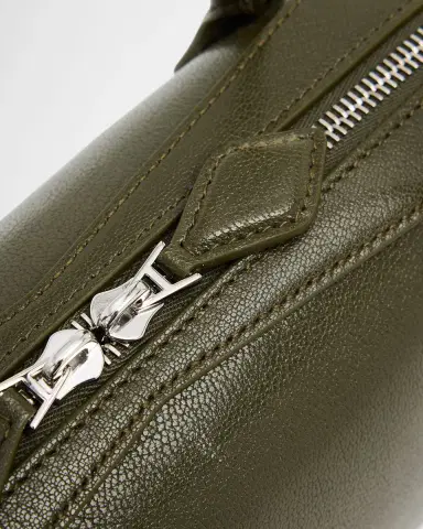 Alaïa Le Teckel Medium Shoulder Bag in Goatskin | Thumbnail 38
