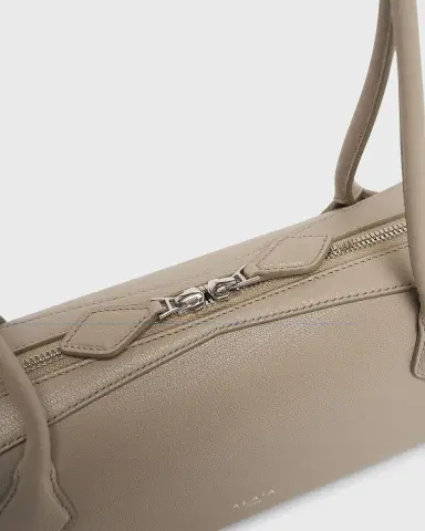 Alaïa Le Teckel Medium Shoulder Bag in Goatskin | Thumbnail 6
