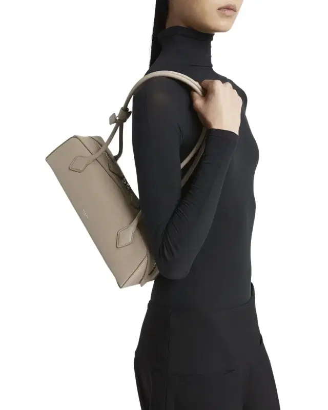 Le Teckel Medium Shoulder Bag in Goatskin