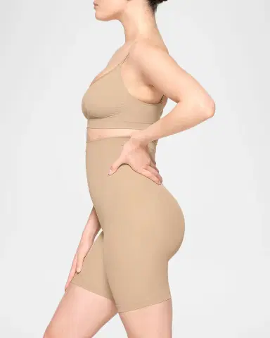 SKIMS Seamless Sculpt Mid-Thigh Shorts | Thumbnail 3 SKIMS Seamless Sculpt Mid-Thigh Shorts | Thumbnail 3