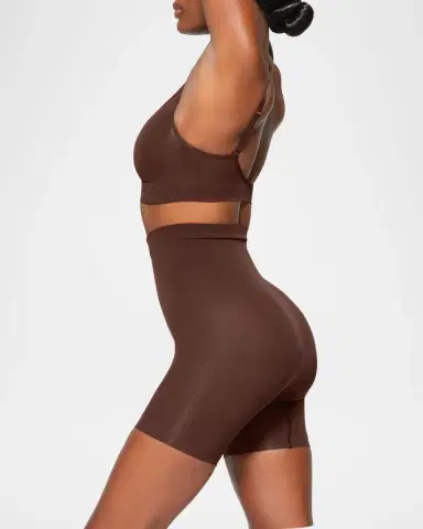 SKIMS Seamless Sculpt Mid-Thigh Shorts | Thumbnail 22 SKIMS Seamless Sculpt Mid-Thigh Shorts | Thumbnail 22