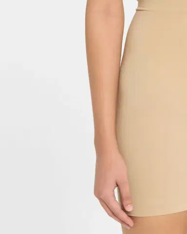SKIMS Seamless Sculpt Mid-Thigh Shorts | Thumbnail 4 SKIMS Seamless Sculpt Mid-Thigh Shorts | Thumbnail 4