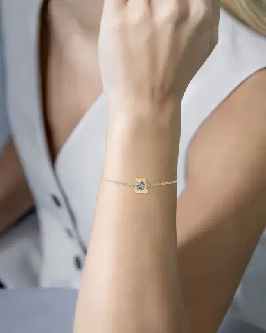Procaccia Jewelry 18K Gold Hebrew BET Initial Bracelet | Thumbnail 2 Procaccia Jewelry 18K Gold Hebrew BET Initial Bracelet | Thumbnail 2