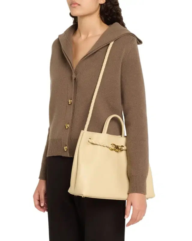 Bottega Veneta Andiamo Medium Leather Tote Bag