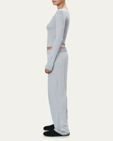 ÉTERNE Fitted Crewneck Long-Sleeve T-Shirt | Thumbnail 4