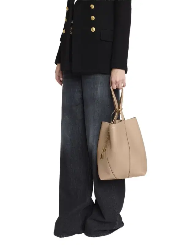 Spin Medium Tote Bag in Leather Spin Medium Tote Bag in Leather