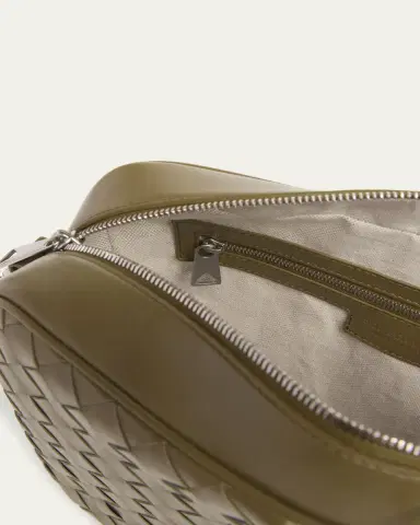 Bottega Veneta Men's Intrecciato Medium Crossbody Bag | Thumbnail 8
